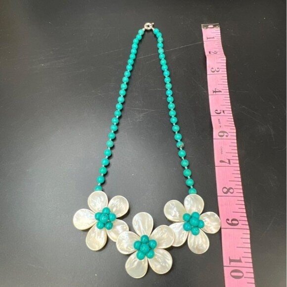 Turquoise & Mother of Pearl Flower Shaped Beaded Statement Necklace from Hawaii - Picture 5 of 14